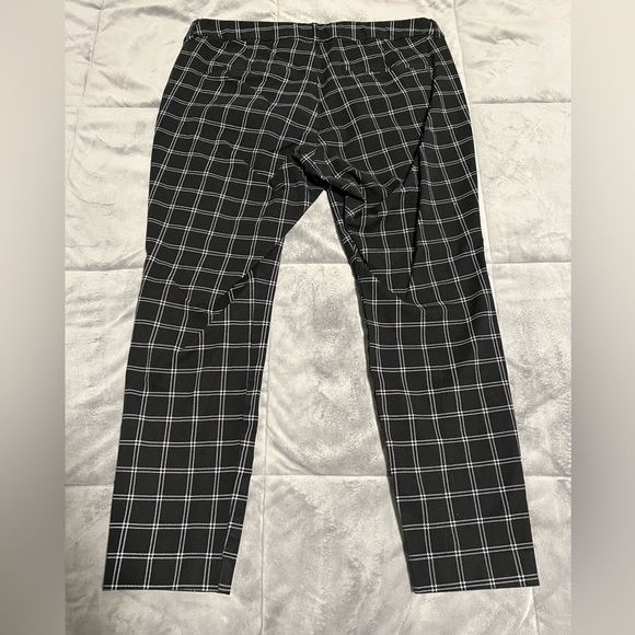 Old Navy Black Plaid High Rise Pixie Pants Size 14 Petite - Picture 2 of 3